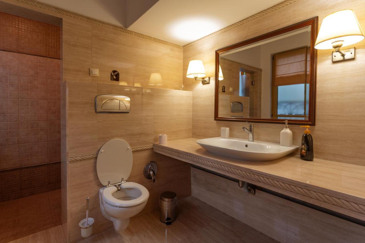 Luxury Private House In City Center Veliko Tărnovo Exteriör bild