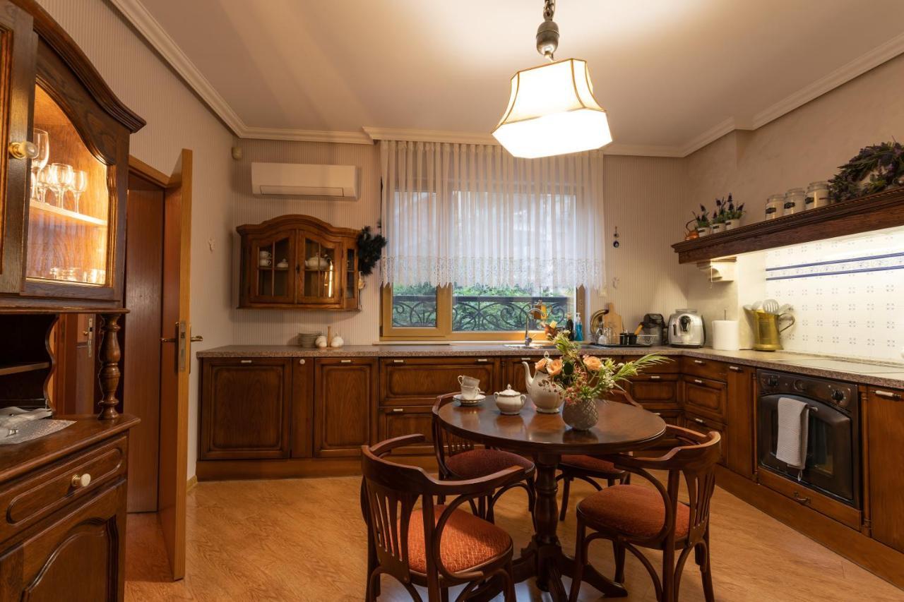 Luxury Private House In City Center Veliko Tărnovo Exteriör bild