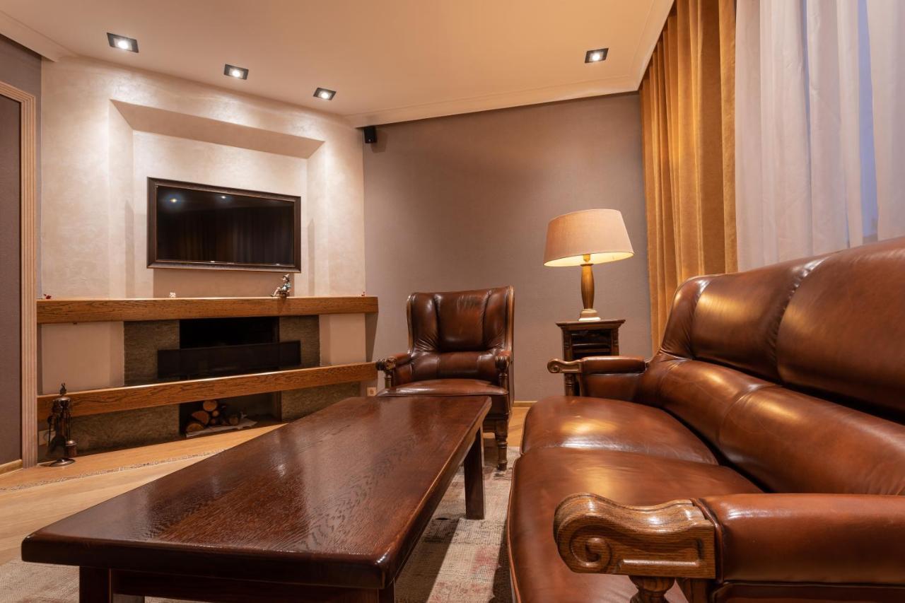Luxury Private House In City Center Veliko Tărnovo Exteriör bild