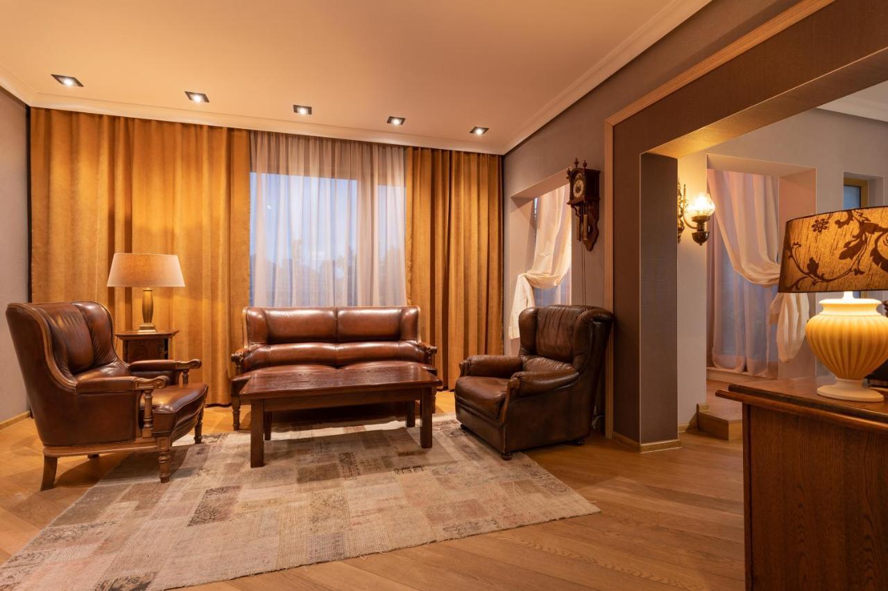 Luxury Private House In City Center Veliko Tărnovo Exteriör bild